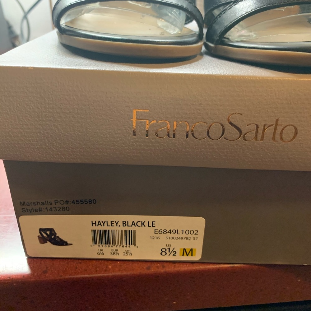Sandals - Picture 2 of 4